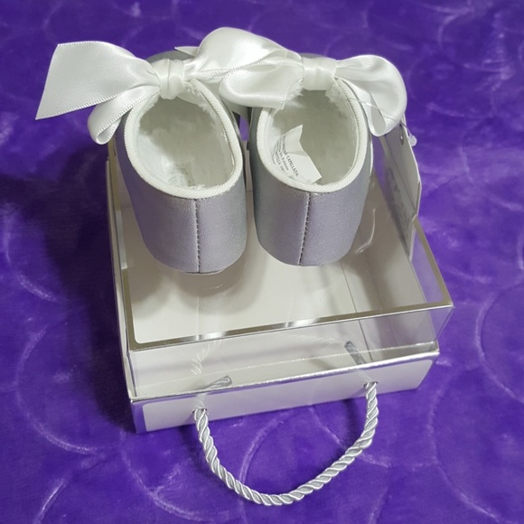 Precious baby shoes. NEW WITH TAGS. - Picture 6 of 7